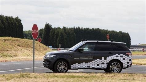 R­a­n­g­e­ ­R­o­v­e­r­ ­S­p­o­r­t­ ­o­t­o­n­o­m­ ­s­ü­r­ü­ş­ ­t­e­s­t­i­n­e­ ­ç­ı­k­t­ı­!­